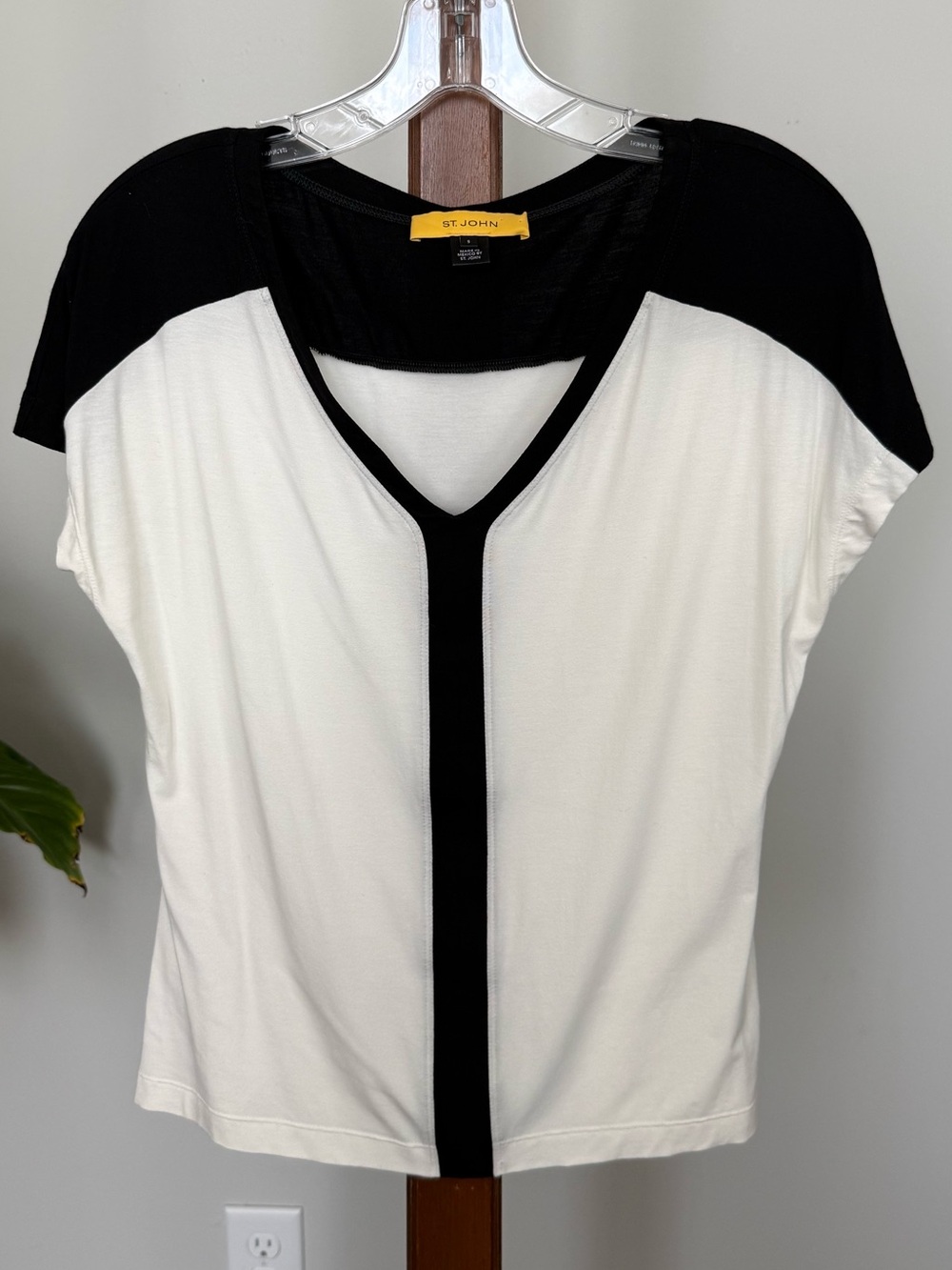 St. John Black and Ivory Short-Sleeve V-Neck Knit Top